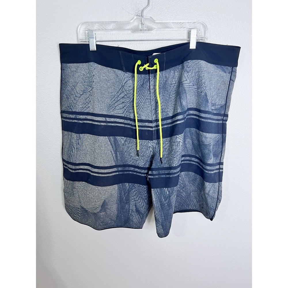 Oakley‎ Mens Tailored Fit Board Shorts Swim Trunks Striped Gray Black Size 40